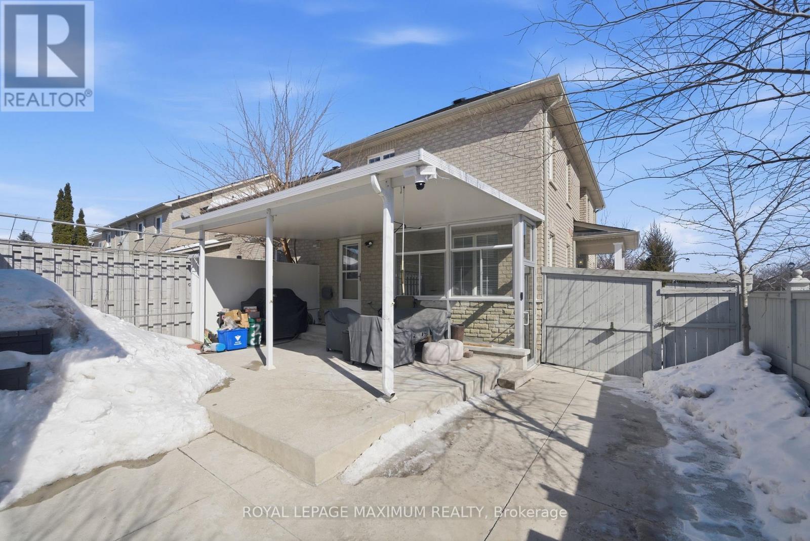 












2 CASTLE PARK BOULEVARD

,
Vaughan,




Ontario
L4H1M5

