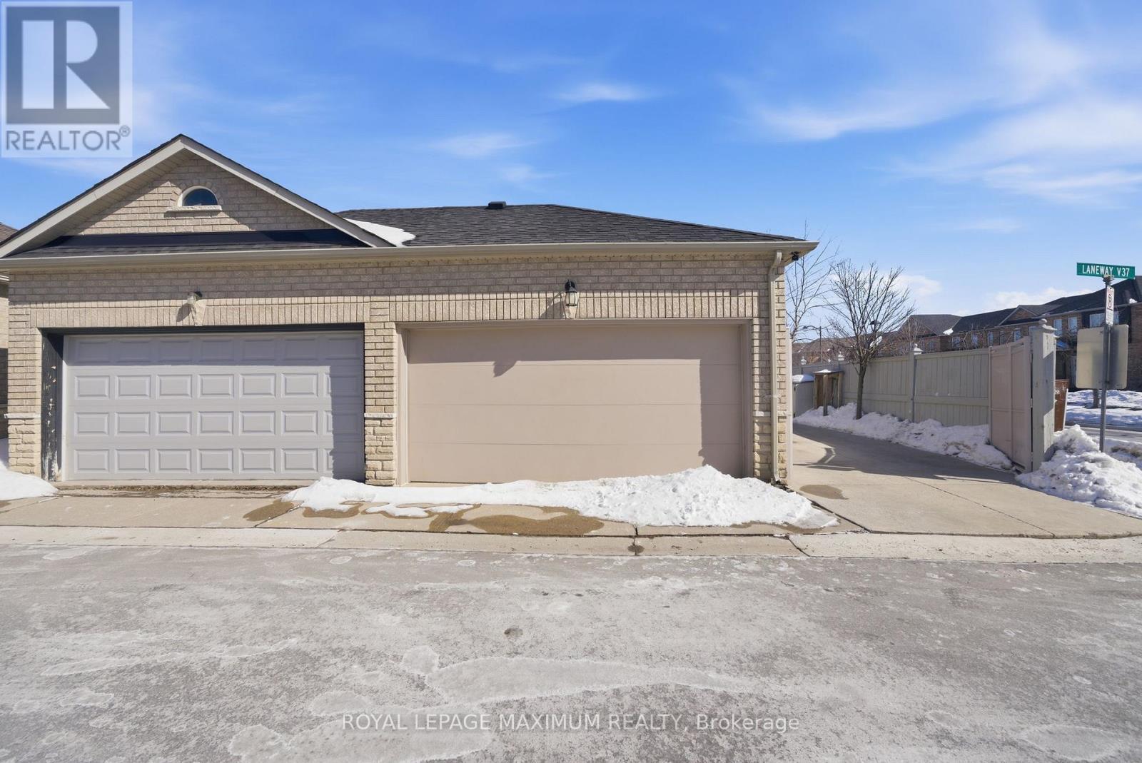 












2 CASTLE PARK BOULEVARD

,
Vaughan,




Ontario
L4H1M5

