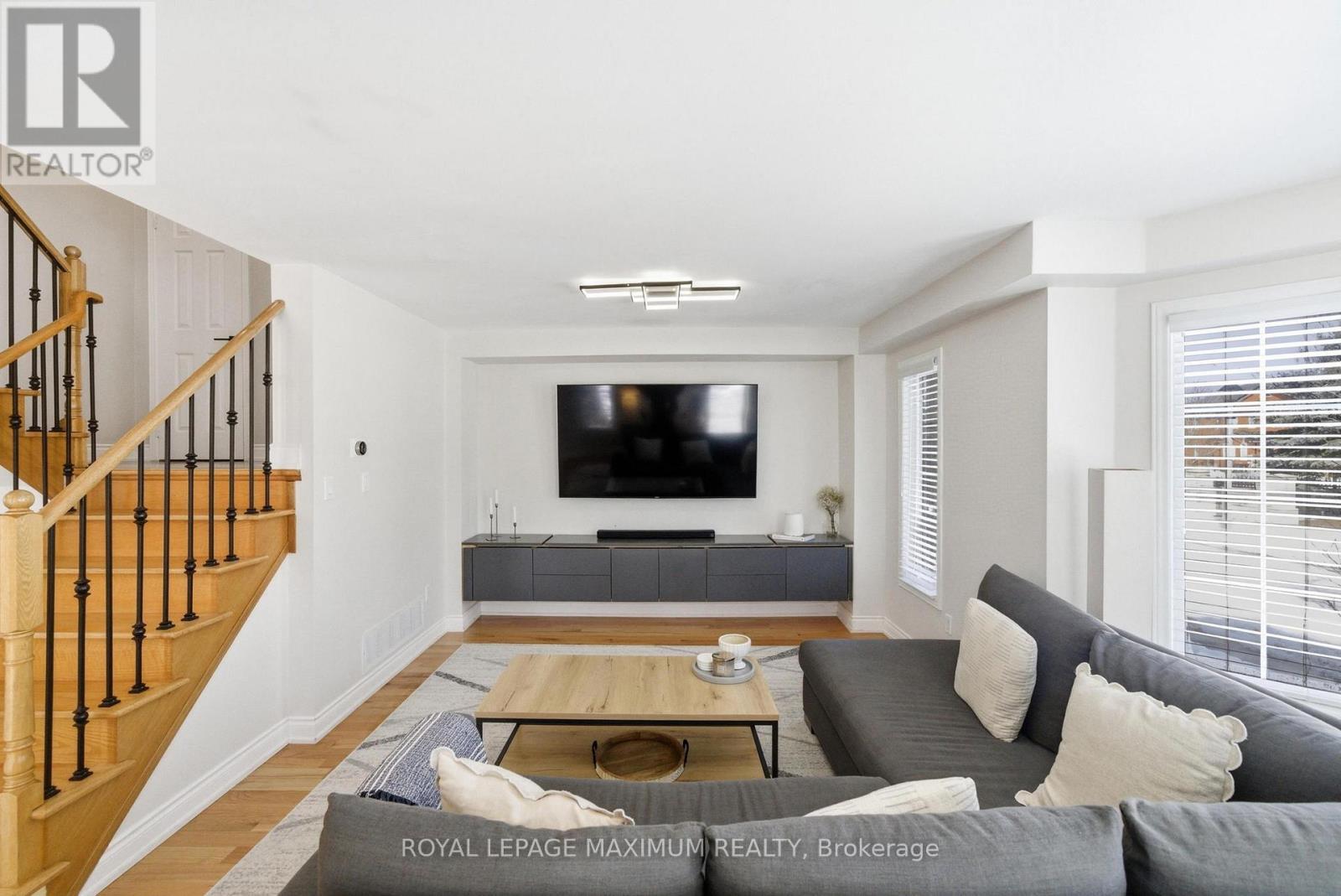 












2 CASTLE PARK BOULEVARD

,
Vaughan,




Ontario
L4H1M5

