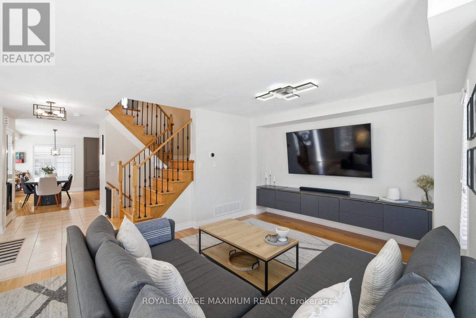 












2 CASTLE PARK BOULEVARD

,
Vaughan,




Ontario
L4H1M5

