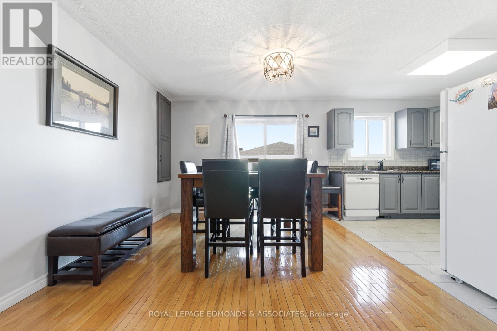 












130 COCKBURN CRESCENT

,
Pembroke,




Ontario
K8A8L9

