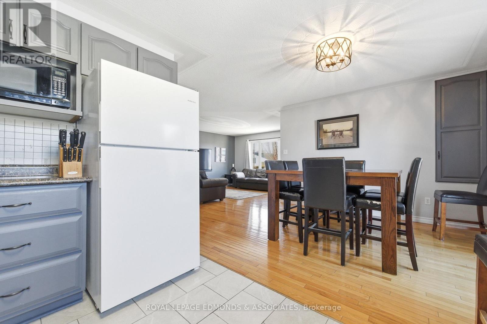 












130 COCKBURN CRESCENT

,
Pembroke,




Ontario
K8A8L9

