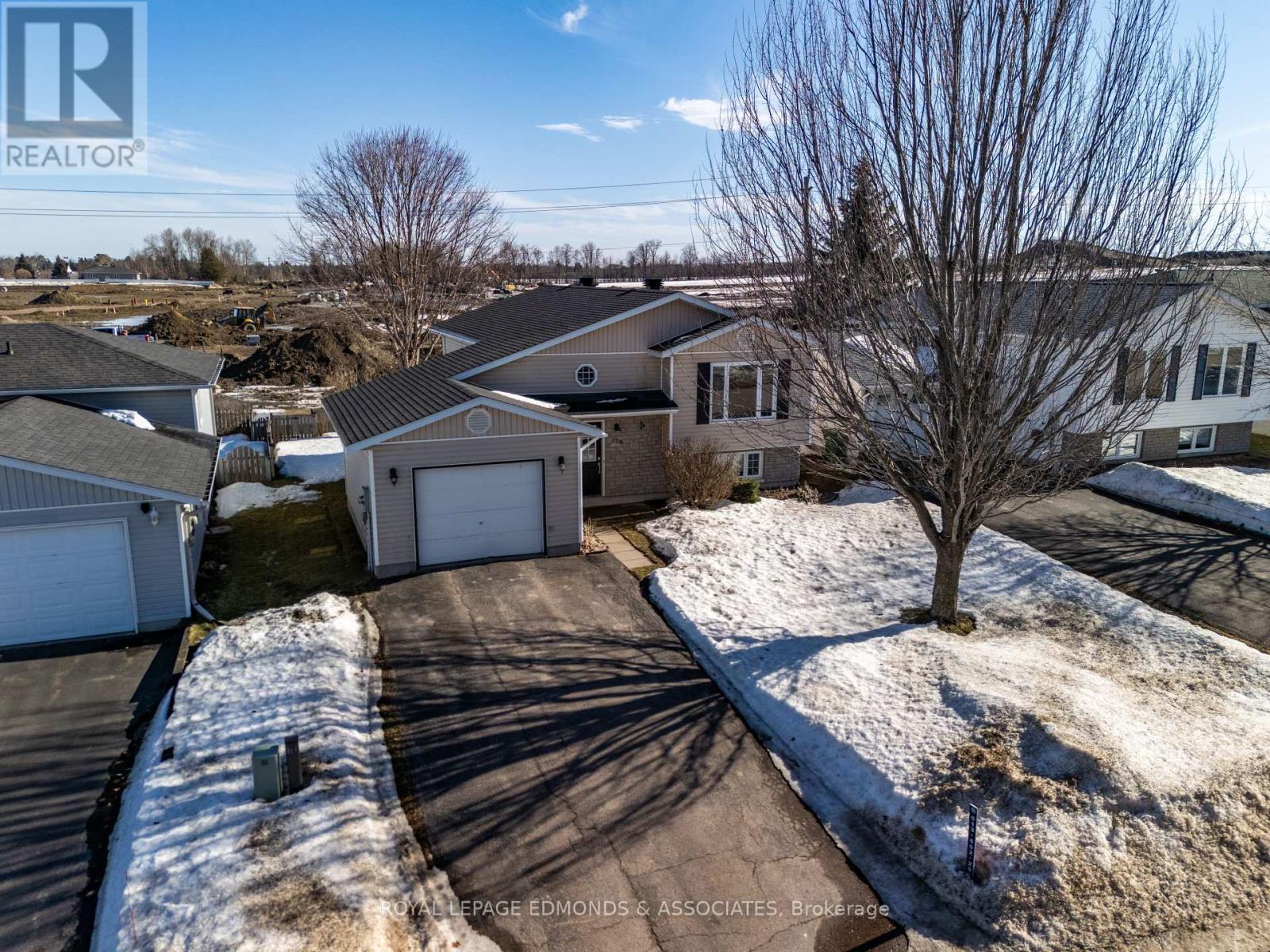 












130 COCKBURN CRESCENT

,
Pembroke,




Ontario
K8A8L9

