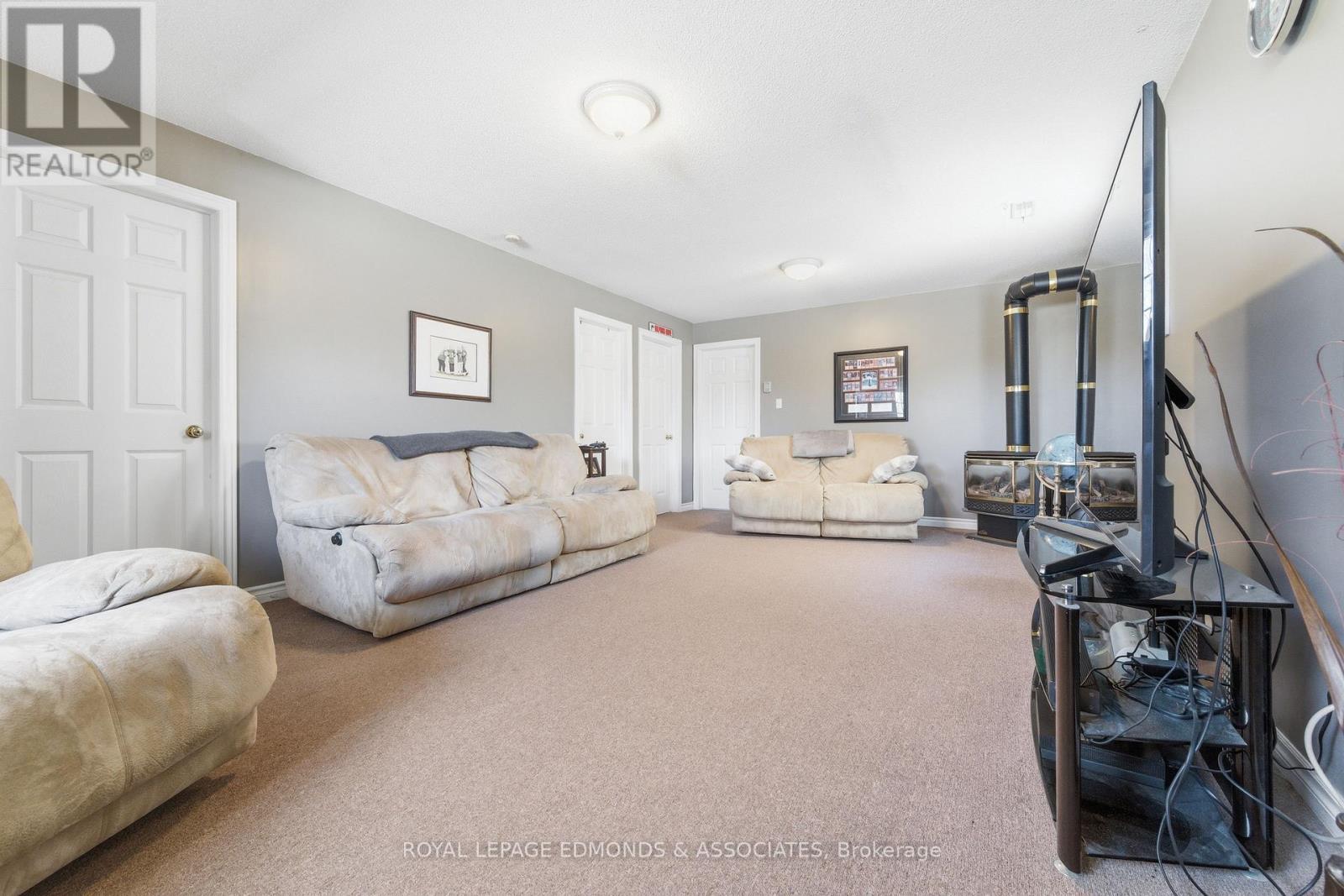 












130 COCKBURN CRESCENT

,
Pembroke,




Ontario
K8A8L9

