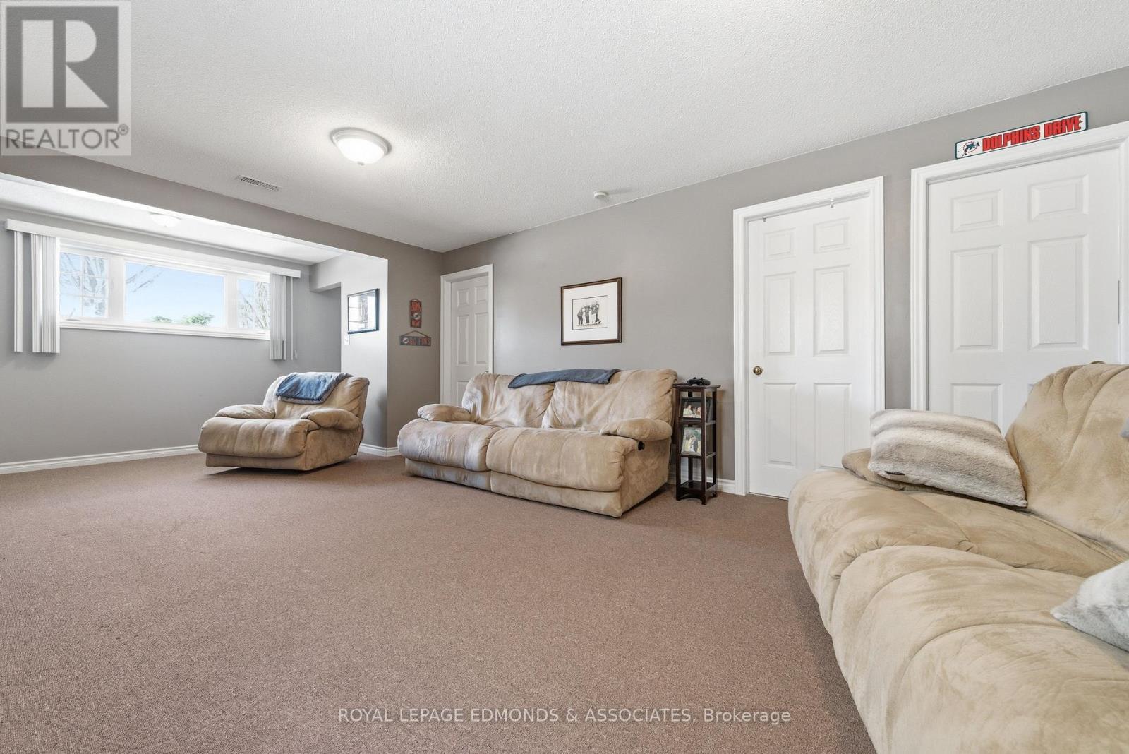 












130 COCKBURN CRESCENT

,
Pembroke,




Ontario
K8A8L9

