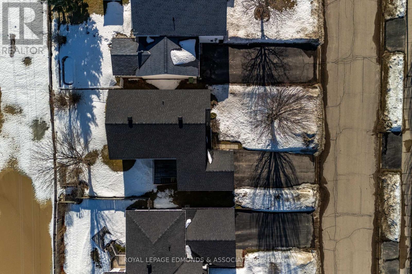 












130 COCKBURN CRESCENT

,
Pembroke,




Ontario
K8A8L9

