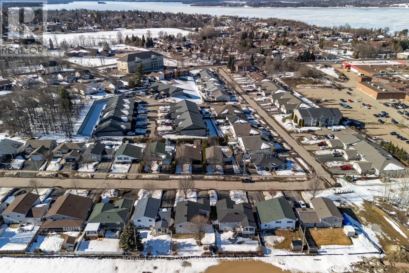 












130 COCKBURN CRESCENT

,
Pembroke,




Ontario
K8A8L9

