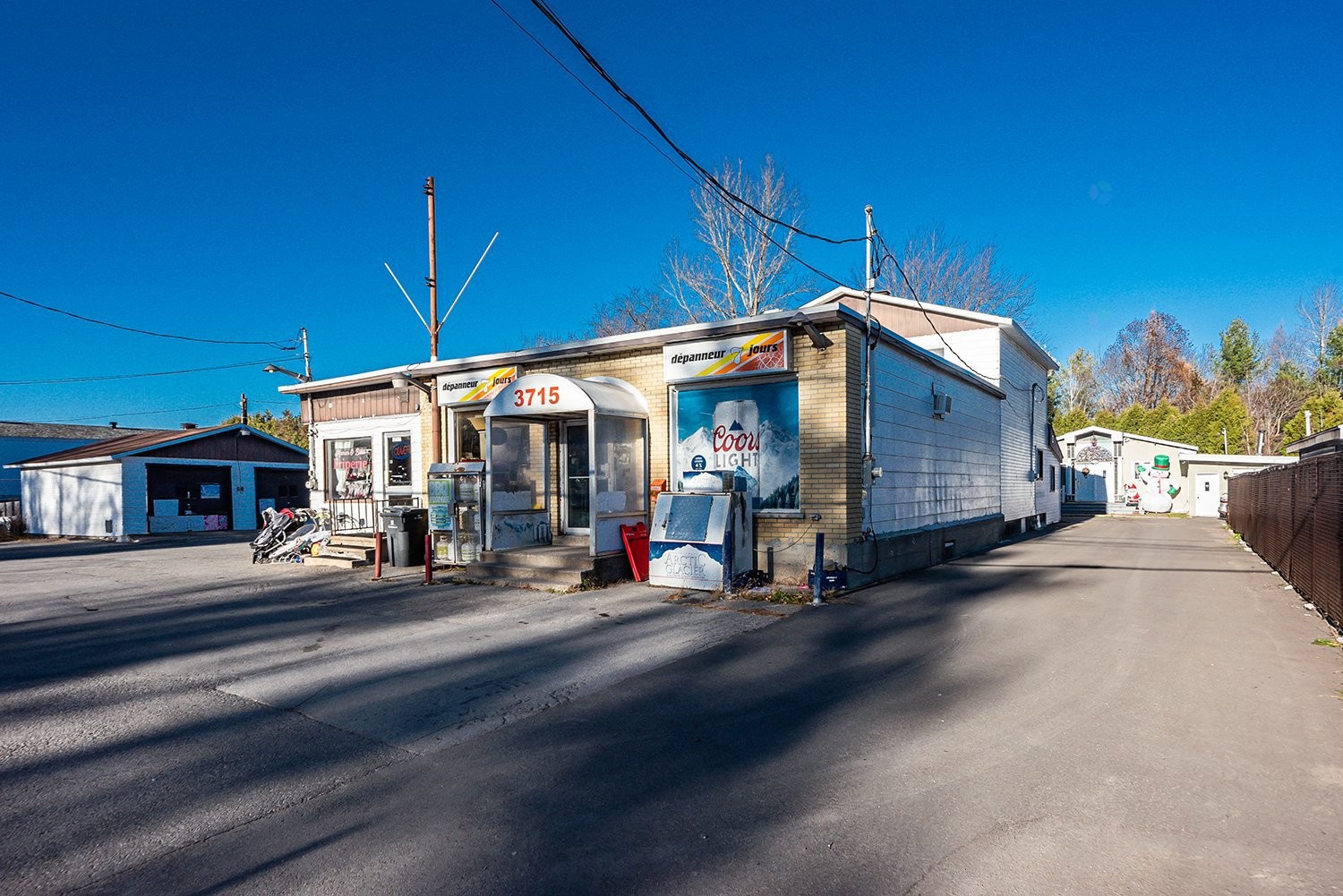 









3707


Mtée Gagnon

,
Terrebonne (Terrebonne),




QC
J6Z1K8

