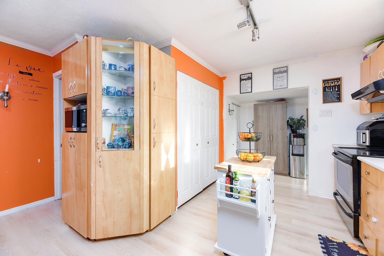 









3707


Mtée Gagnon

,
Terrebonne (Terrebonne),




QC
J6Z1K8

