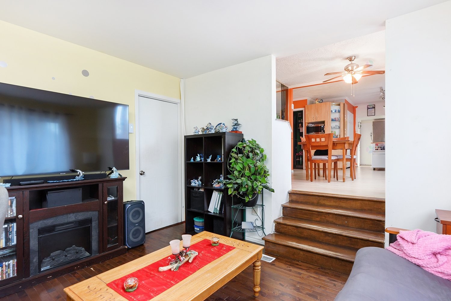 









3707


Mtée Gagnon

,
Terrebonne (Terrebonne),




QC
J6Z1K8

