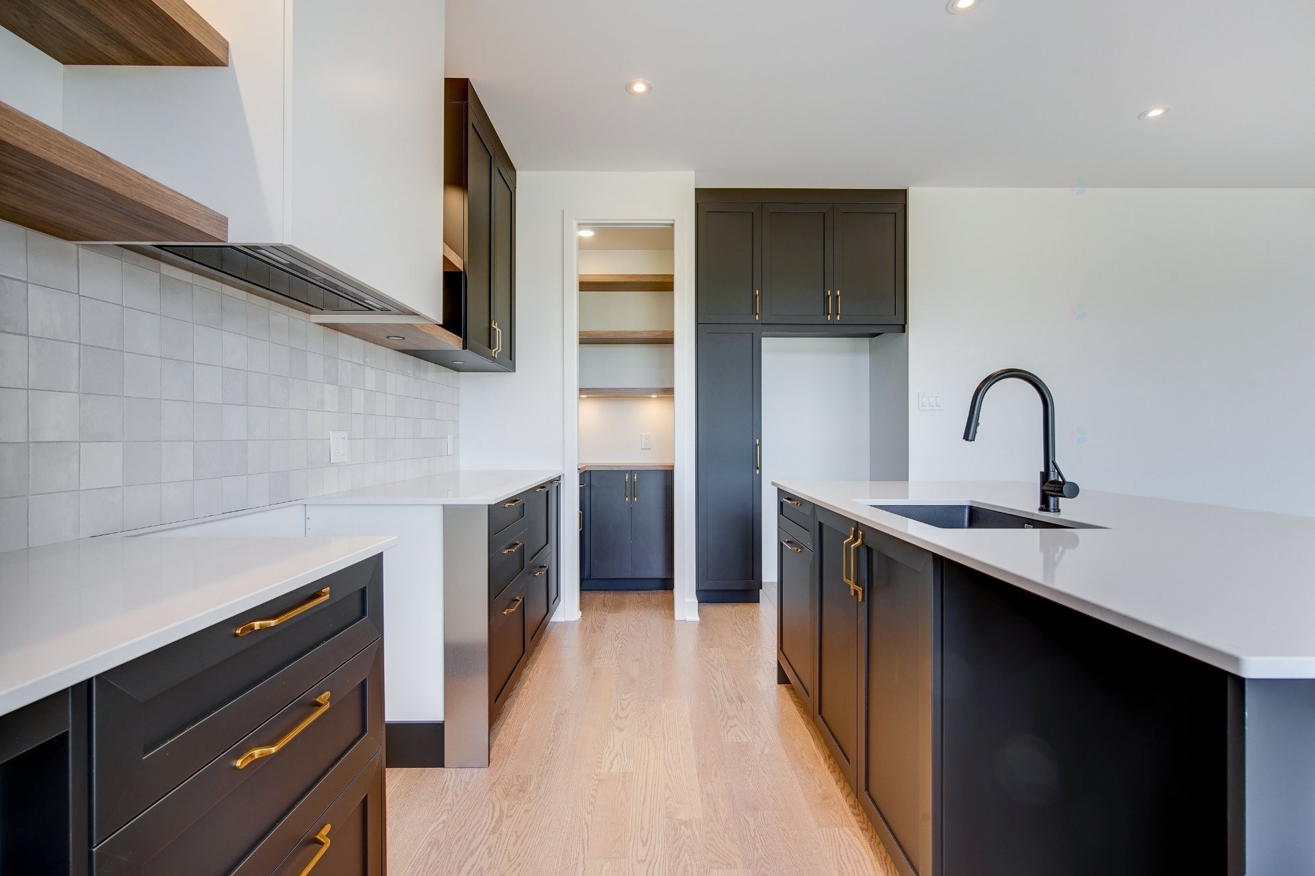 









1105


Rue Jean-Vallerand

,
Boucherville,




QC
J4B0H5

