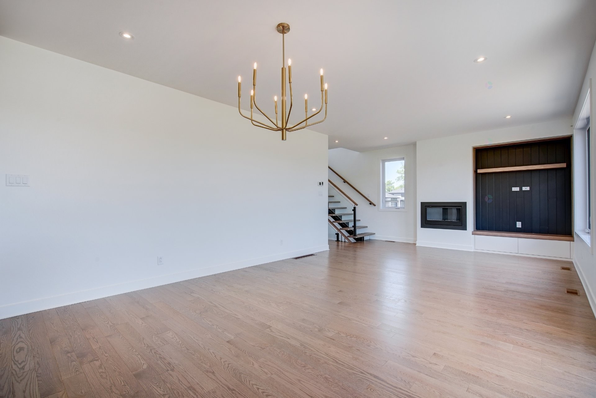 









1105


Rue Jean-Vallerand

,
Boucherville,




QC
J4B0H5

