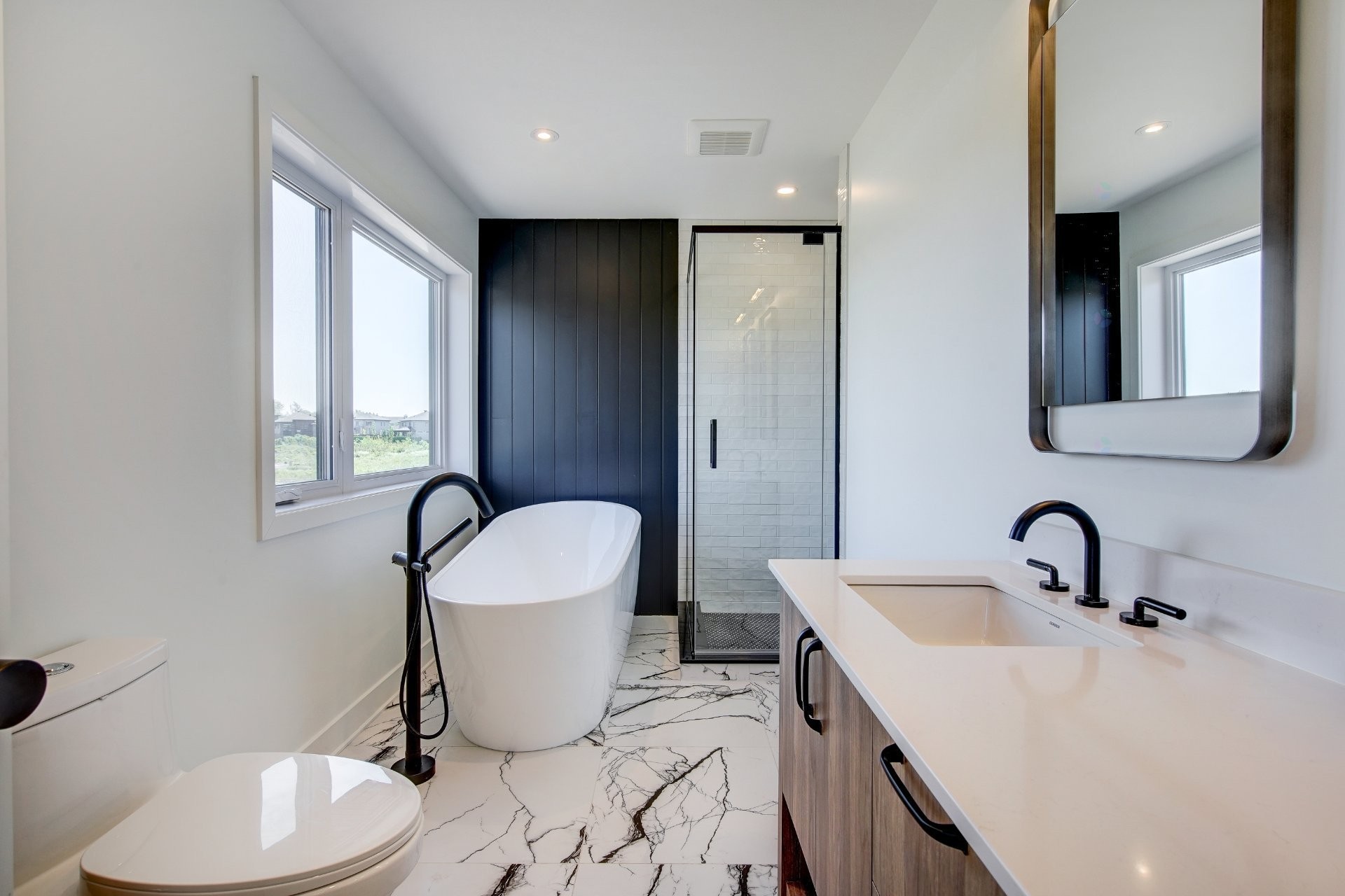 









1105


Rue Jean-Vallerand

,
Boucherville,




QC
J4B0H5

