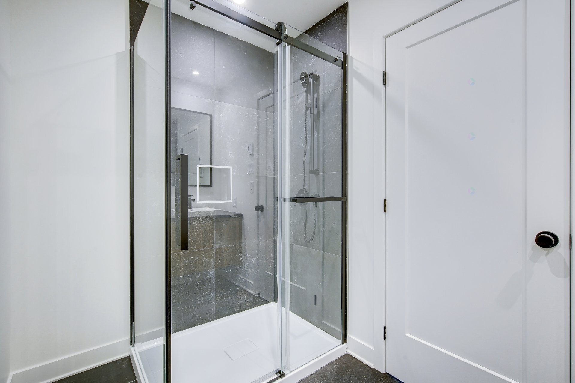 









1105


Rue Jean-Vallerand

,
Boucherville,




QC
J4B0H5

