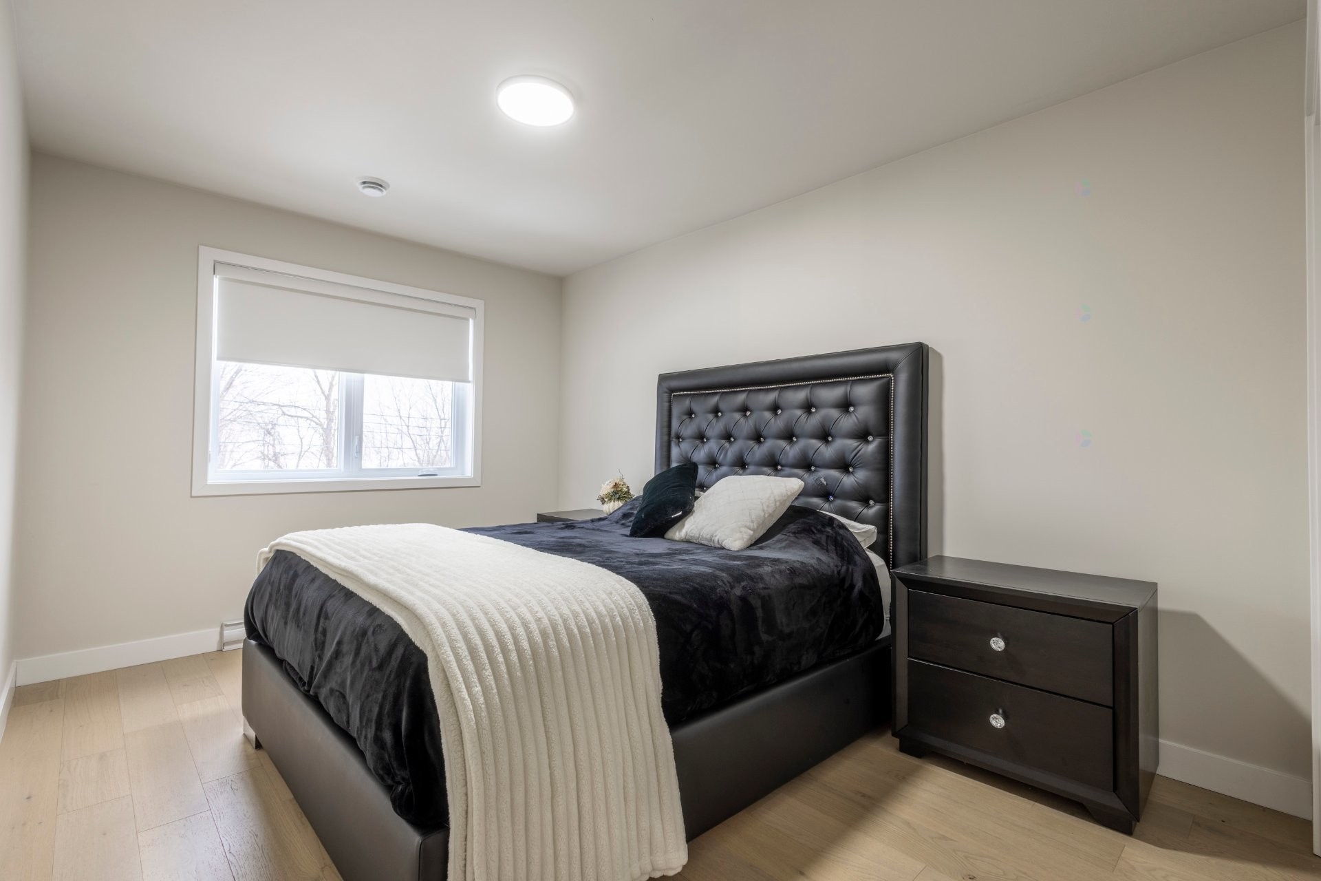 









236


Rue Gascon

,
Laval (Saint-François),




QC
H7B0B4

