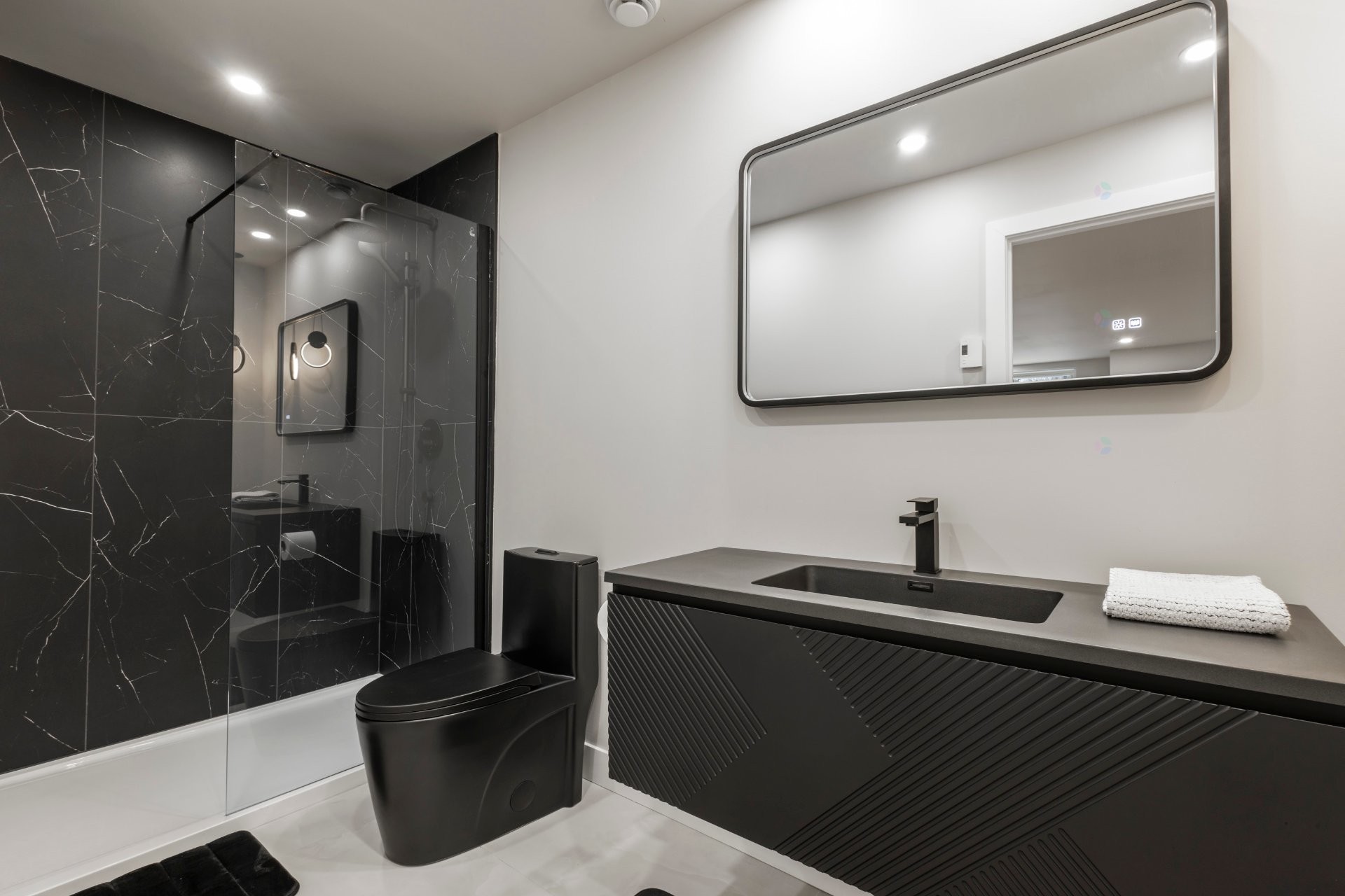 









236


Rue Gascon

,
Laval (Saint-François),




QC
H7B0B4

