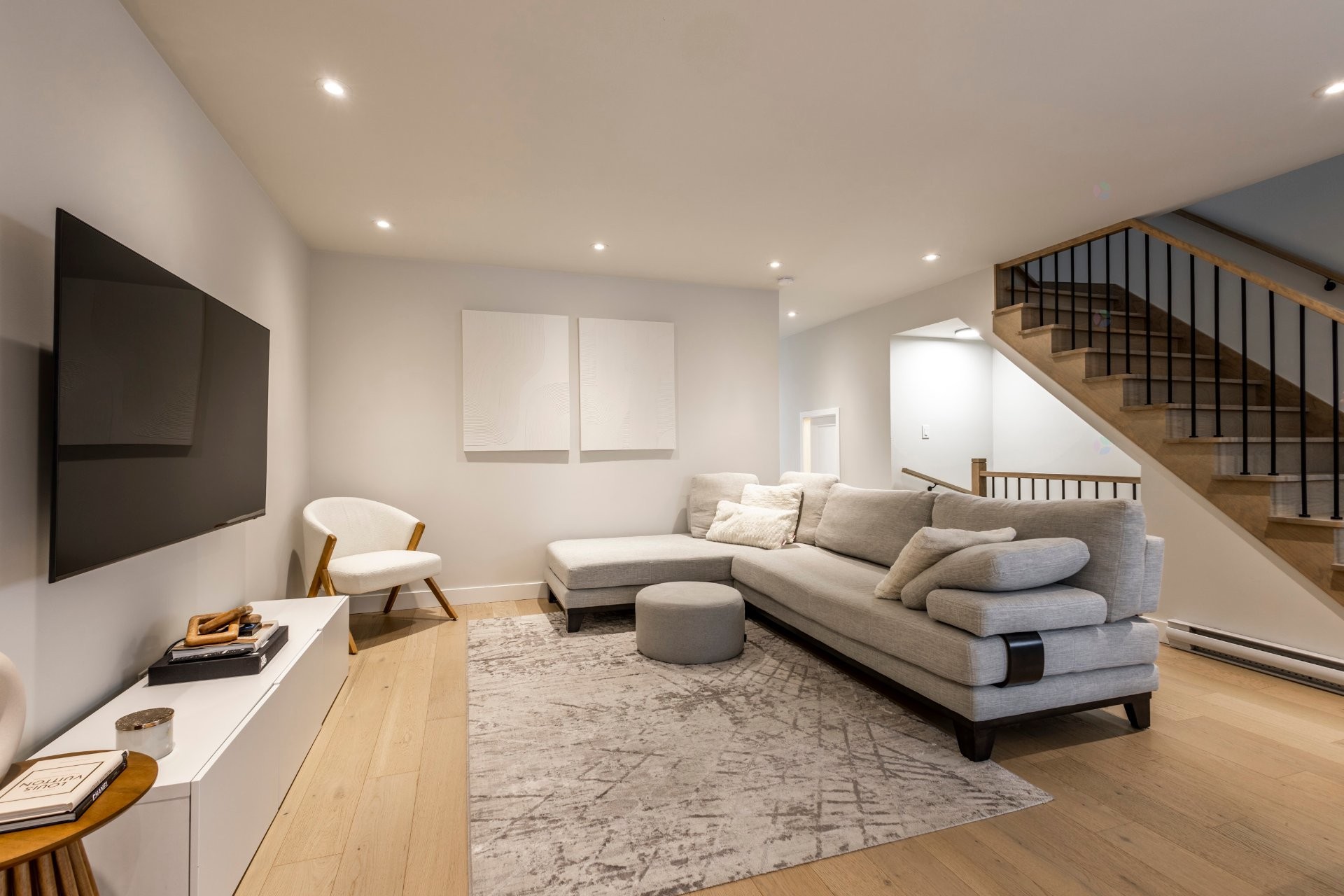 









236


Rue Gascon

,
Laval (Saint-François),




QC
H7B0B4

