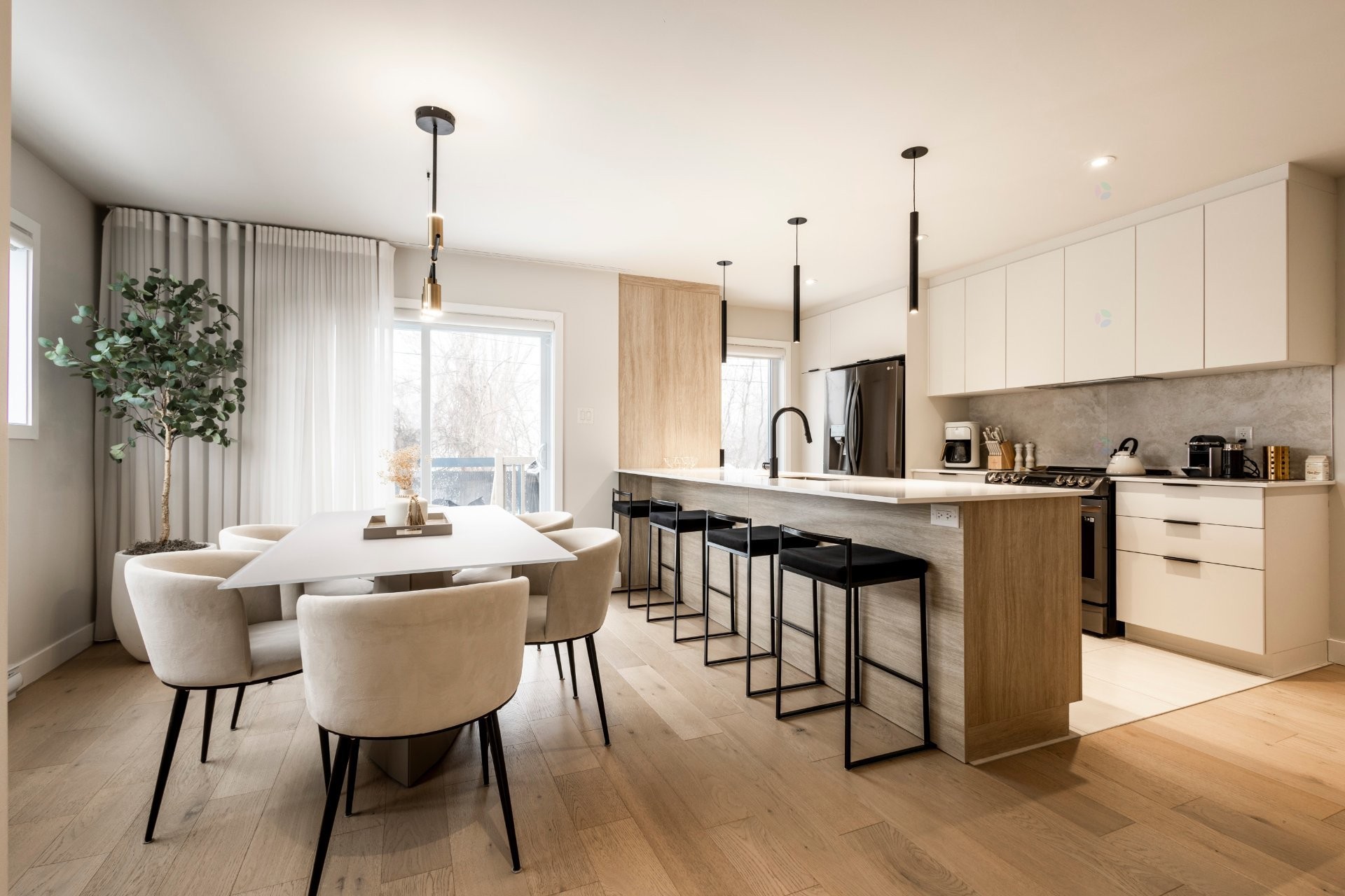 









236


Rue Gascon

,
Laval (Saint-François),




QC
H7B0B4

