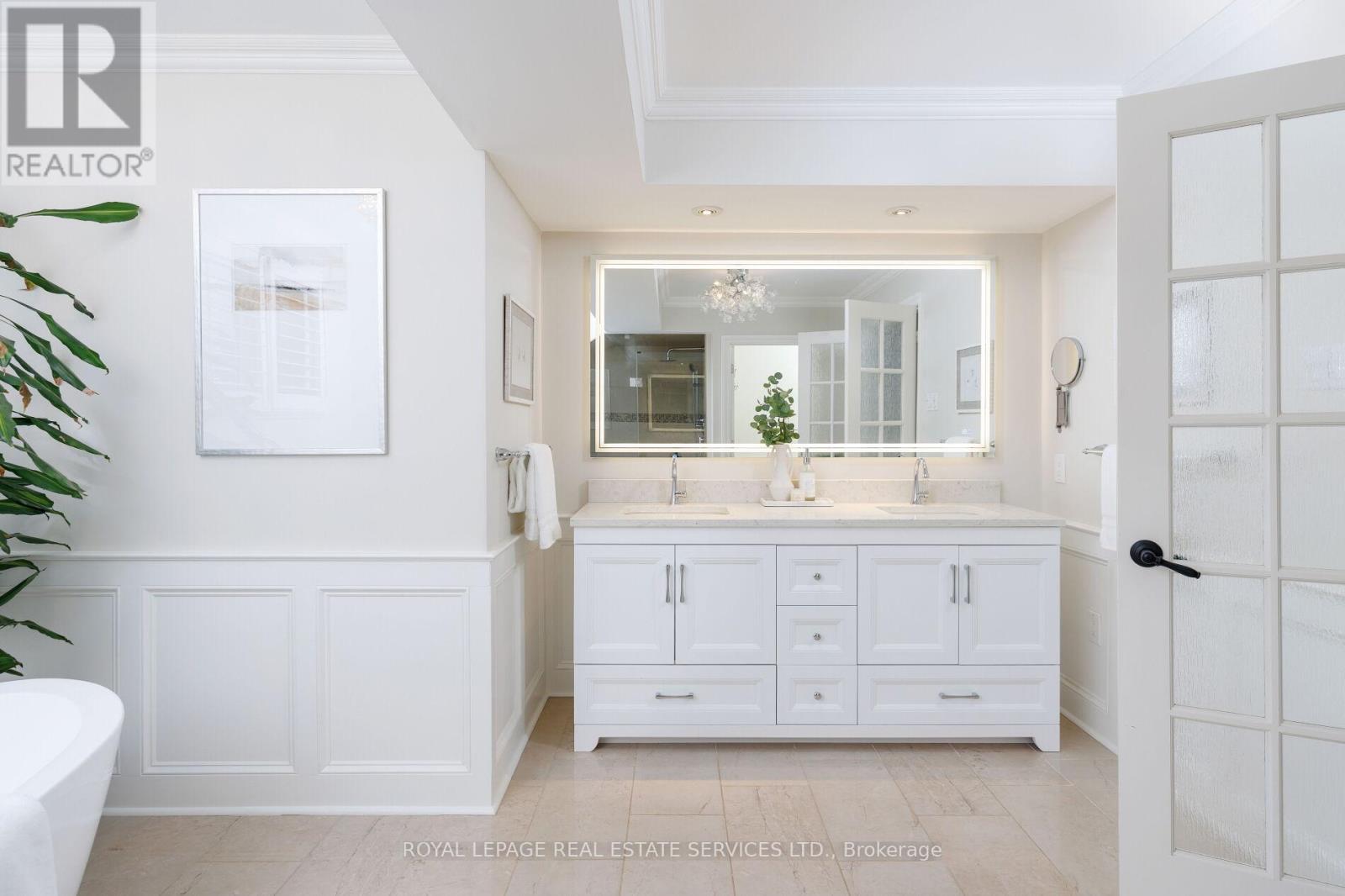 












68 TRADEWIND DRIVE

,
Oakville,




Ontario
L6L6K8

