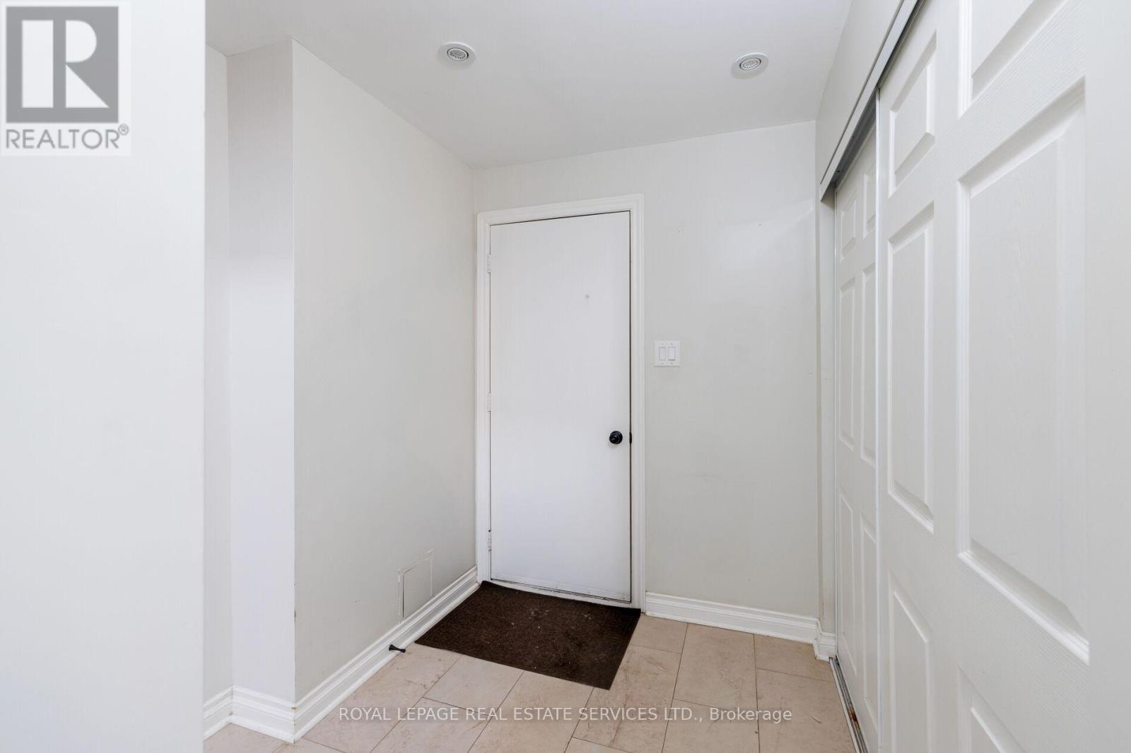 












68 TRADEWIND DRIVE

,
Oakville,




Ontario
L6L6K8

