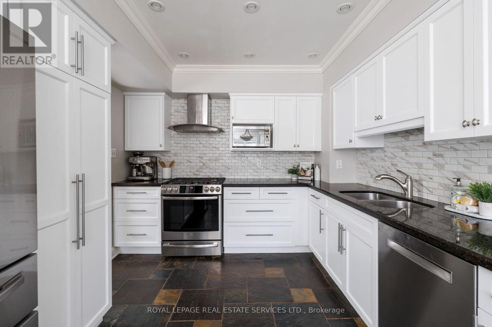 












68 TRADEWIND DRIVE

,
Oakville,




Ontario
L6L6K8

