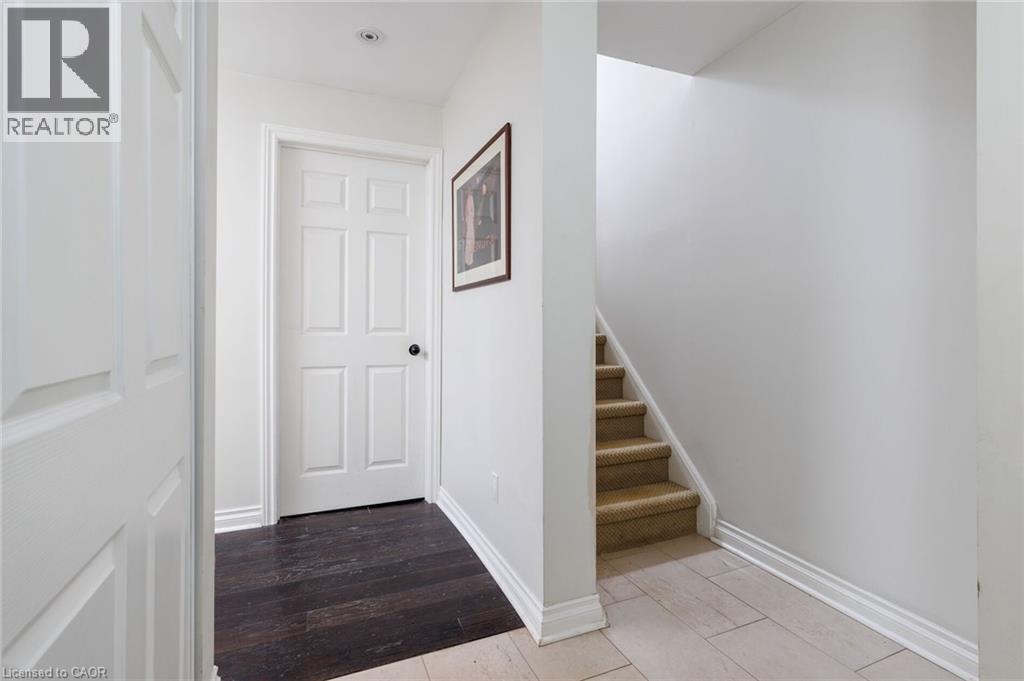 












68 TRADEWIND Drive

,
Oakville,




Ontario
L6L6K8

