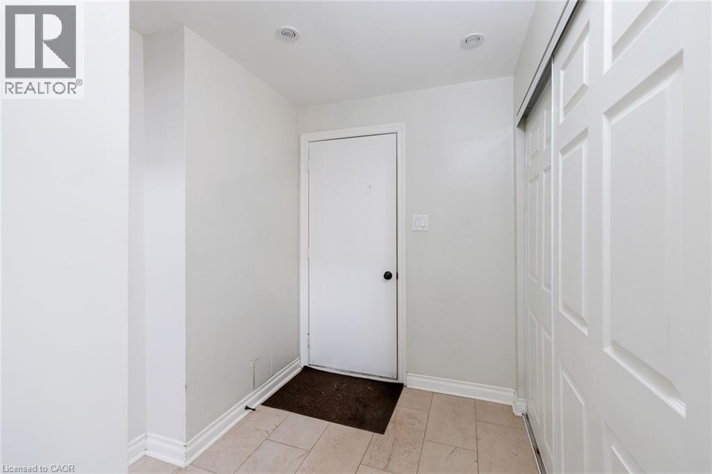












68 TRADEWIND Drive

,
Oakville,




Ontario
L6L6K8

