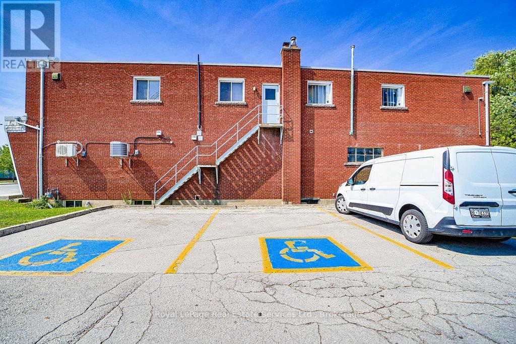 












2307 - 2309 LAKESHORE ROAD W

,
Oakville (BR Bronte),




Ontario
L6L1H2

