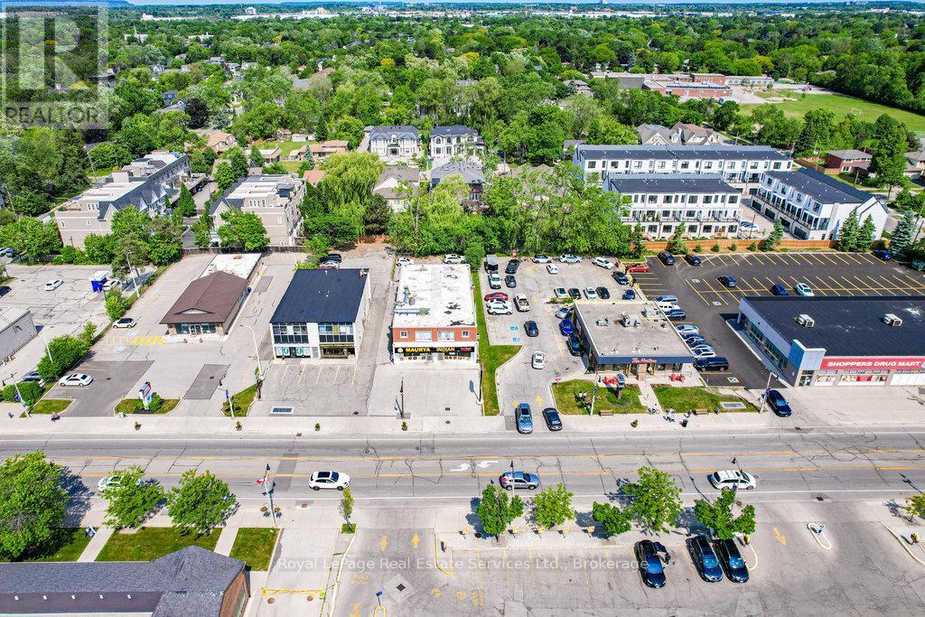












2307 - 2309 LAKESHORE ROAD W

,
Oakville (BR Bronte),




Ontario
L6L1H2

