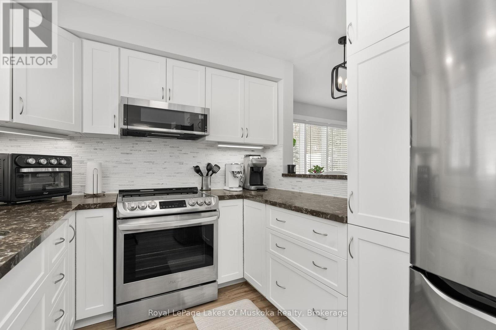 












4 - 1551 HIDDEN VALLEY ROAD

,
Huntsville (Chaffey),




Ontario
P1H1A4

