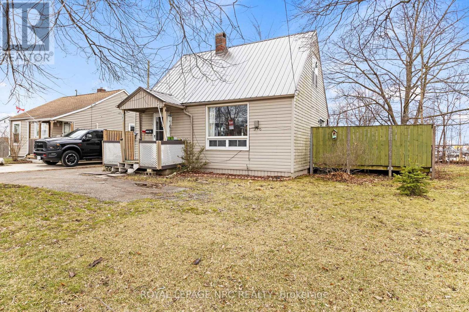












385 CROWLAND AVENUE

,
Welland,




Ontario
L3B1X5

