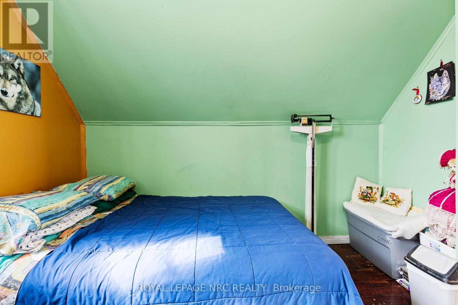 












385 CROWLAND AVENUE

,
Welland,




Ontario
L3B1X5

