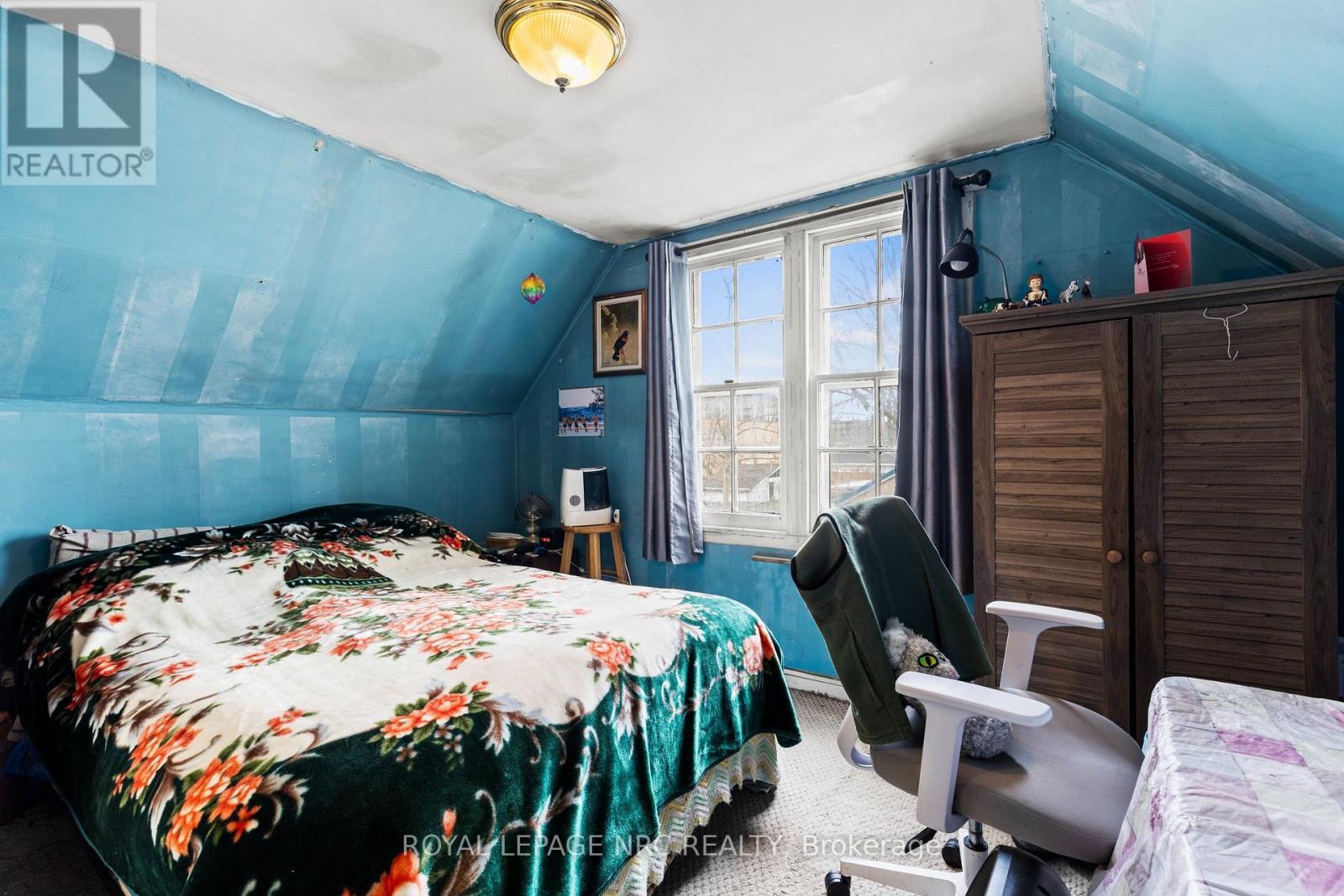 












385 CROWLAND AVENUE

,
Welland,




Ontario
L3B1X5

