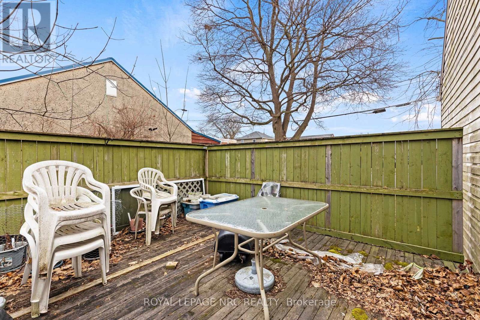 












385 CROWLAND AVENUE

,
Welland,




Ontario
L3B1X5

