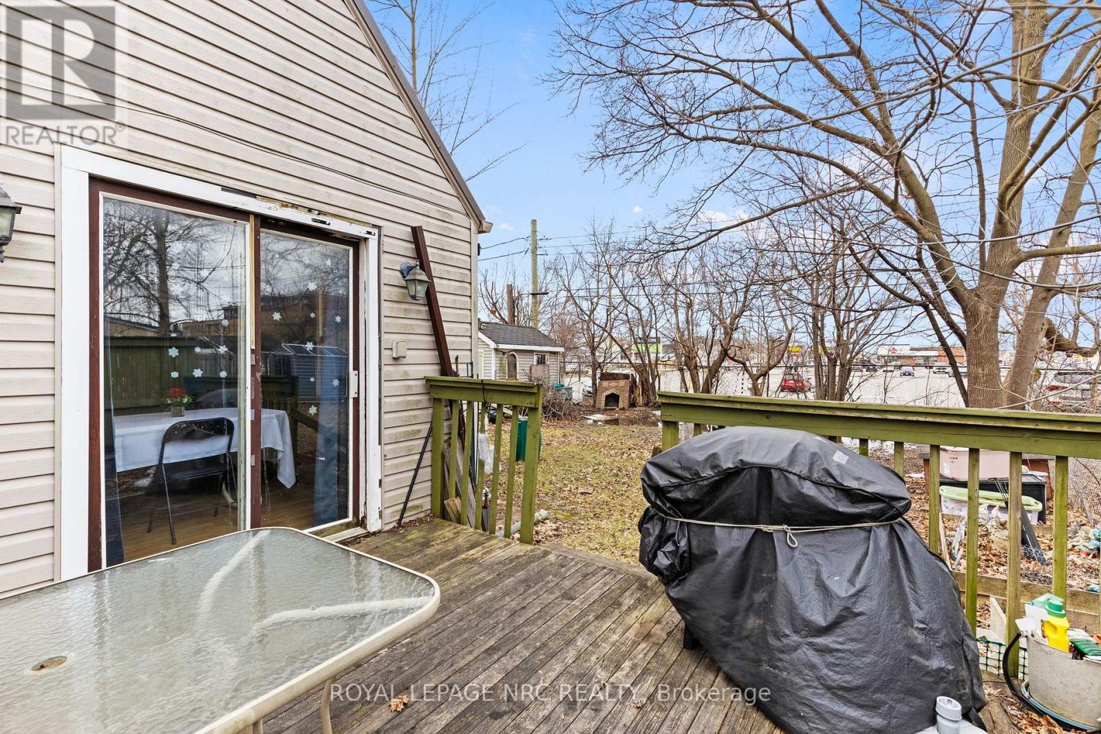 












385 CROWLAND AVENUE

,
Welland,




Ontario
L3B1X5

