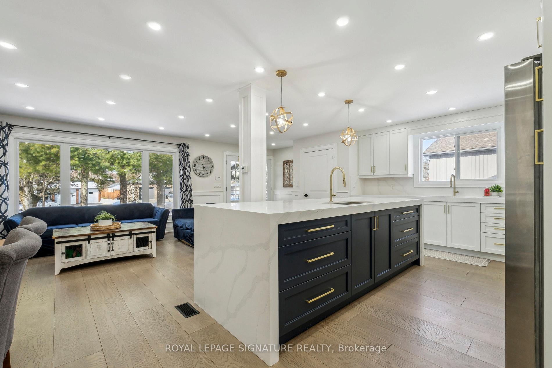 









2199


Richard

Street East,
Innisfil,




ON
L9S 2C4

