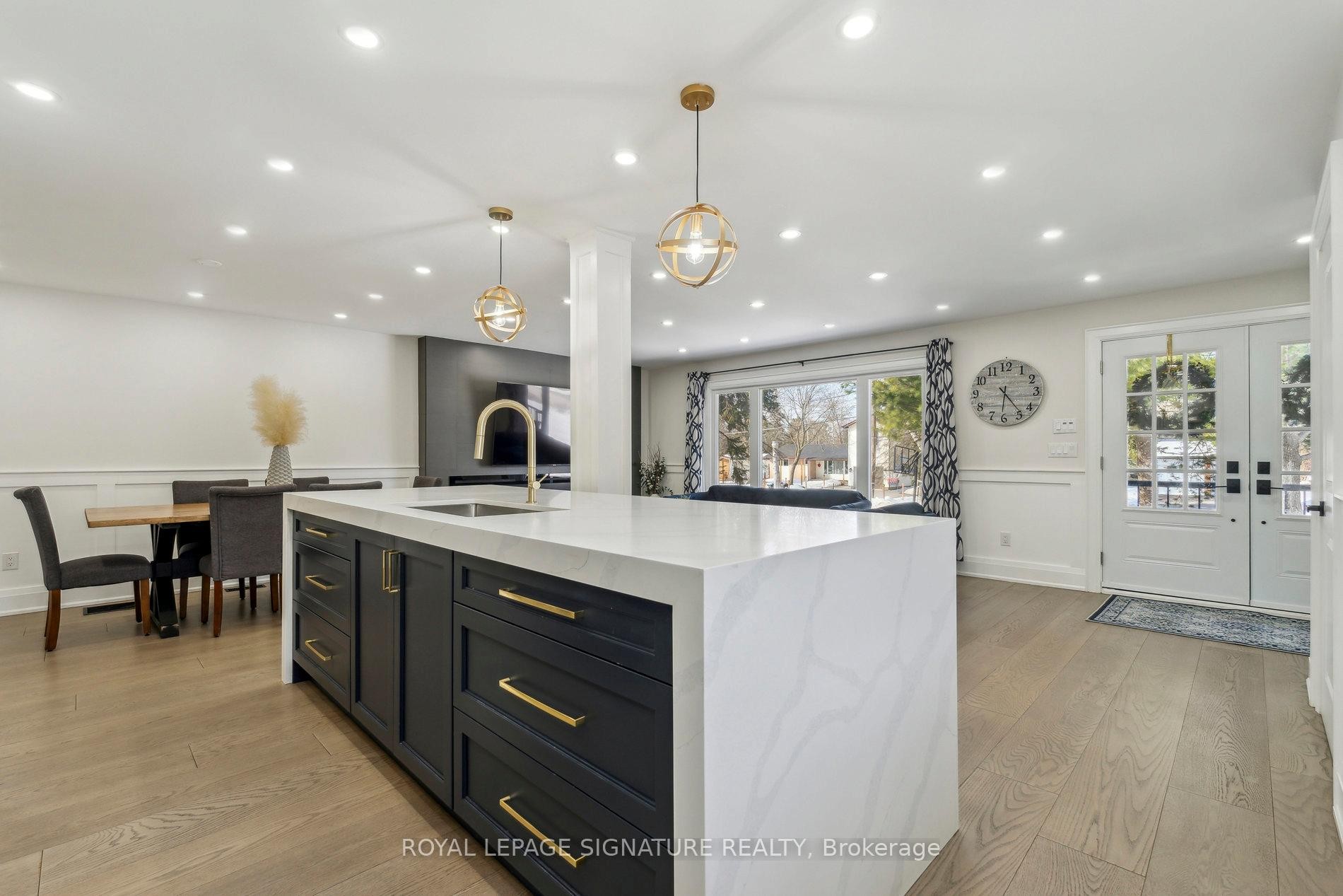 









2199


Richard

Street East,
Innisfil,




ON
L9S 2C4

