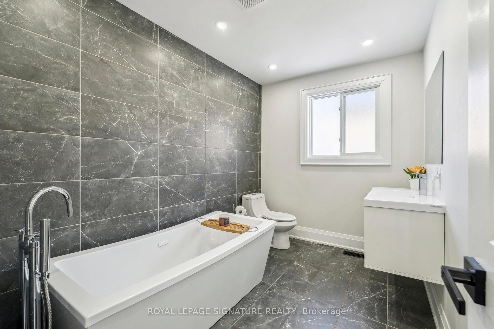 









2199


Richard

Street East,
Innisfil,




ON
L9S 2C4

