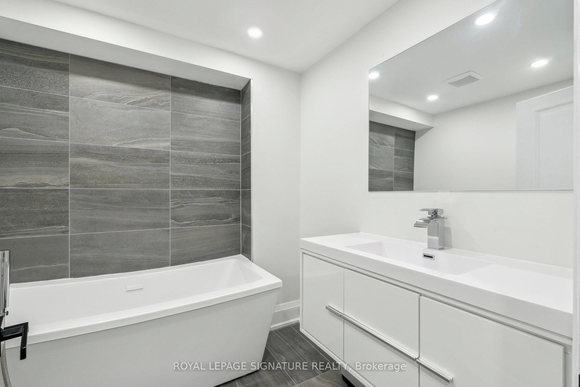 









2199


Richard

Street East,
Innisfil,




ON
L9S 2C4

