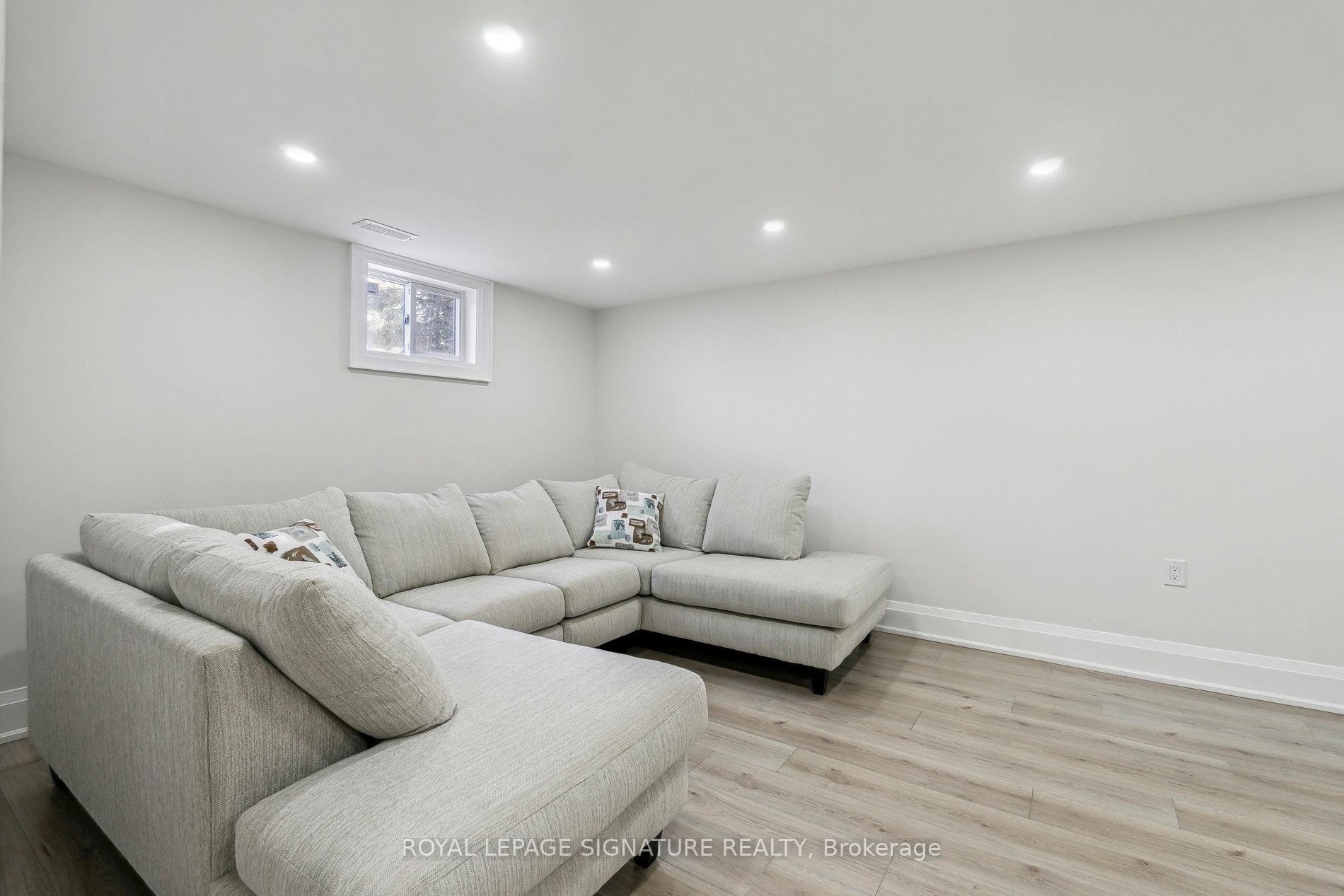 









2199


Richard

Street East,
Innisfil,




ON
L9S 2C4

