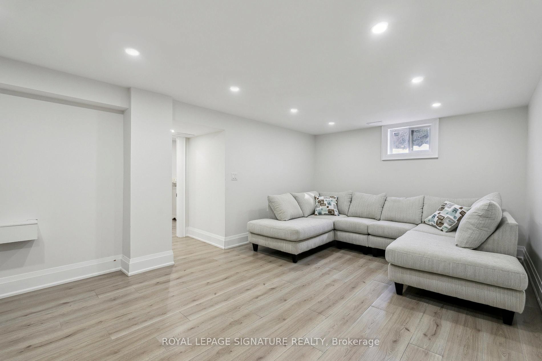 









2199


Richard

Street East,
Innisfil,




ON
L9S 2C4

