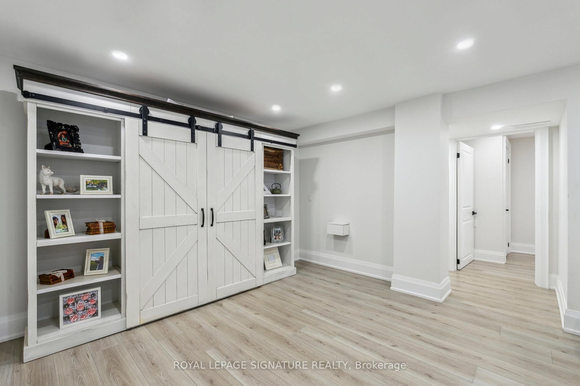 









2199


Richard

Street East,
Innisfil,




ON
L9S 2C4

