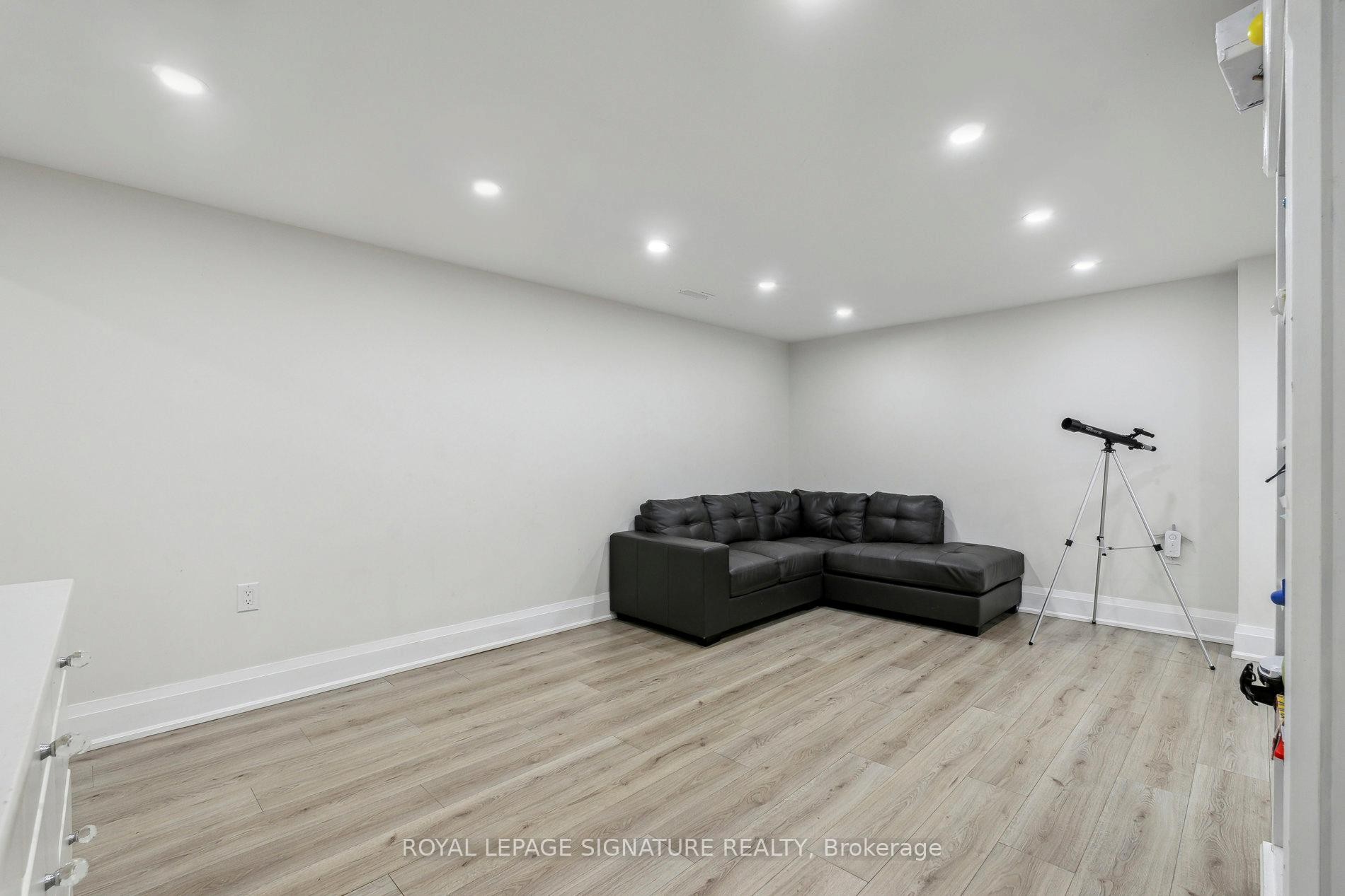 









2199


Richard

Street East,
Innisfil,




ON
L9S 2C4

