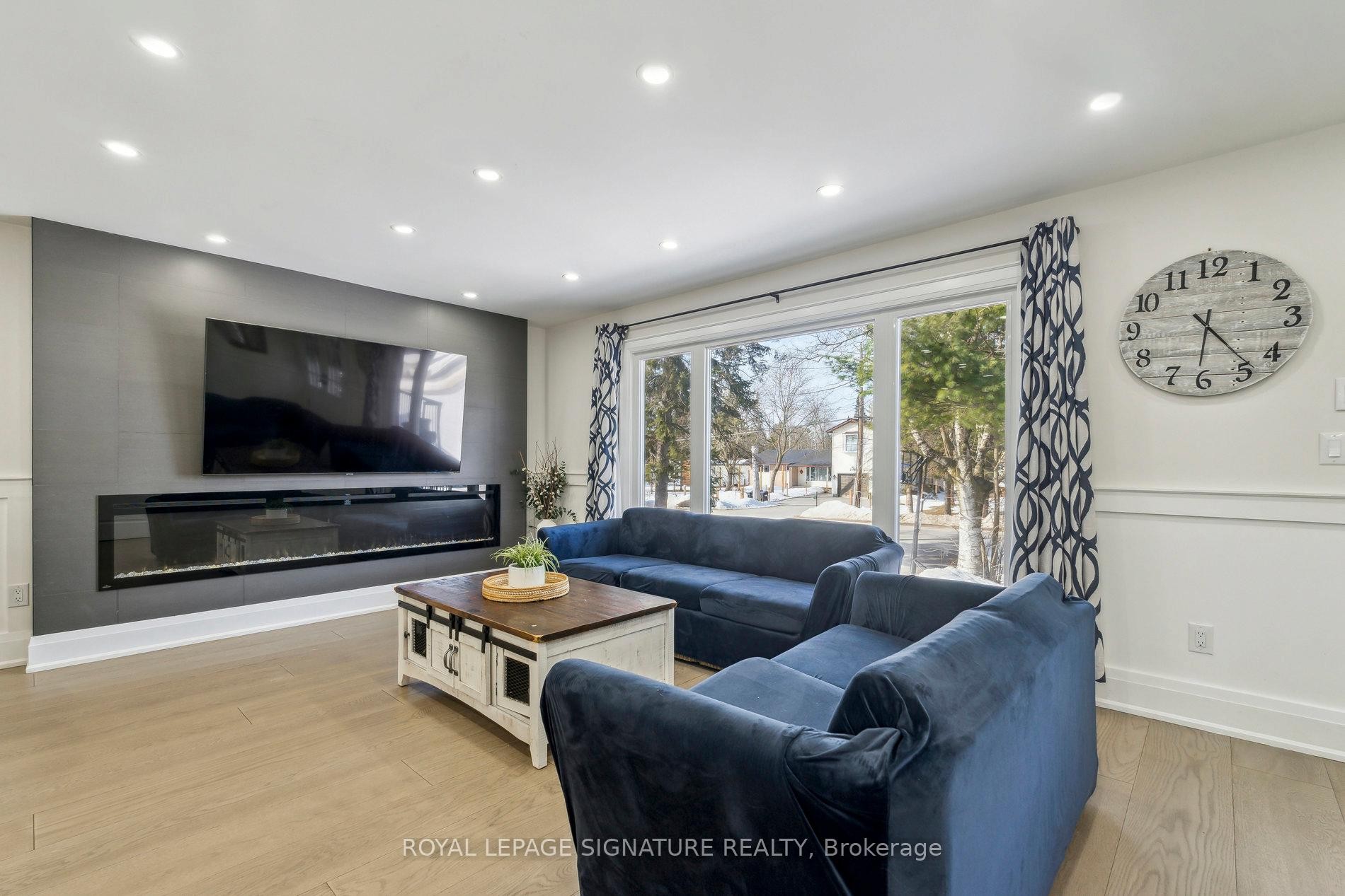 









2199


Richard

Street East,
Innisfil,




ON
L9S 2C4

