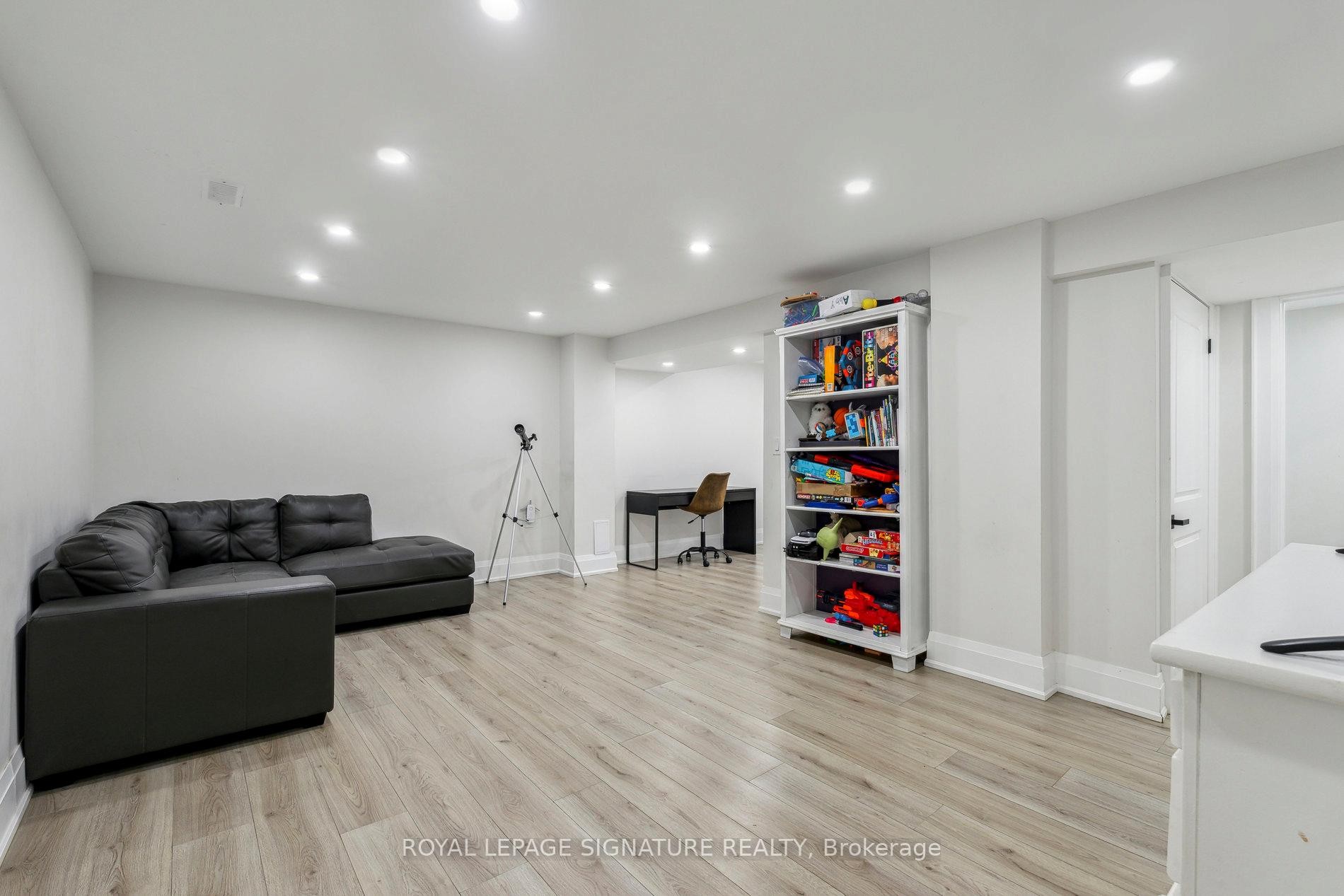 









2199


Richard

Street East,
Innisfil,




ON
L9S 2C4

