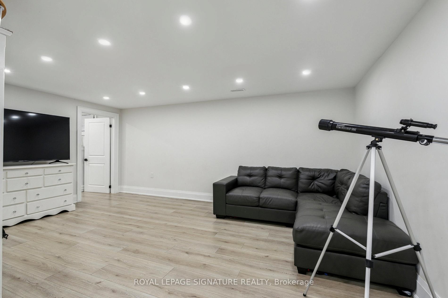 









2199


Richard

Street East,
Innisfil,




ON
L9S 2C4

