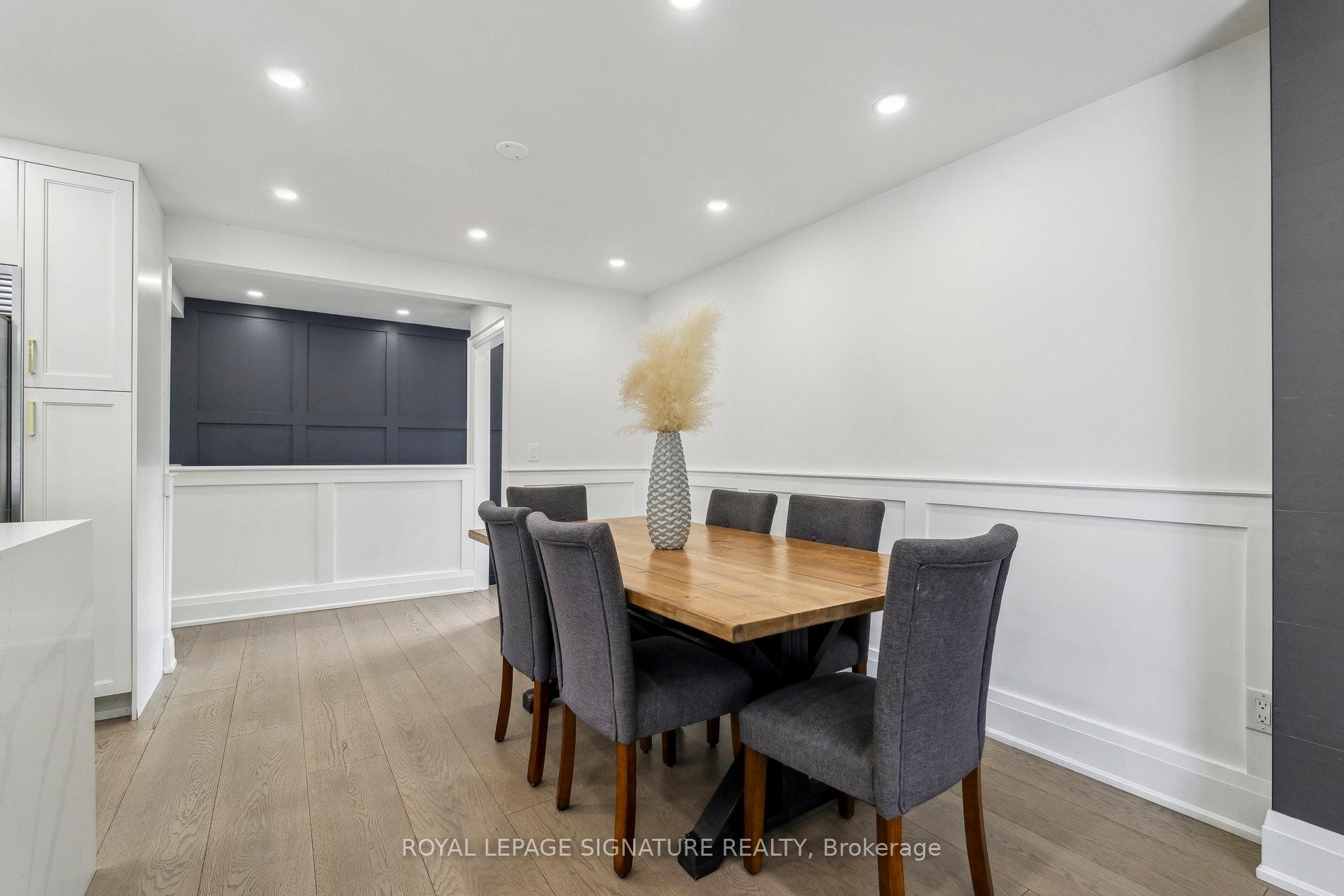 









2199


Richard

Street East,
Innisfil,




ON
L9S 2C4

