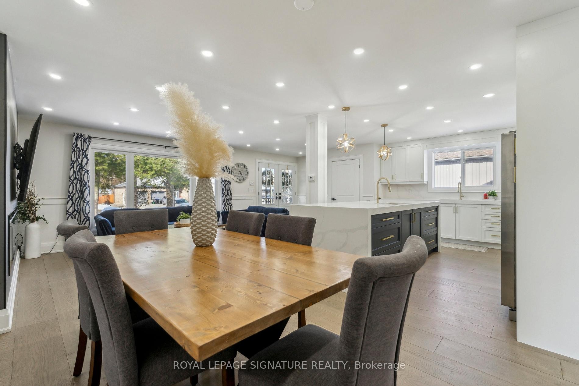 









2199


Richard

Street East,
Innisfil,




ON
L9S 2C4

