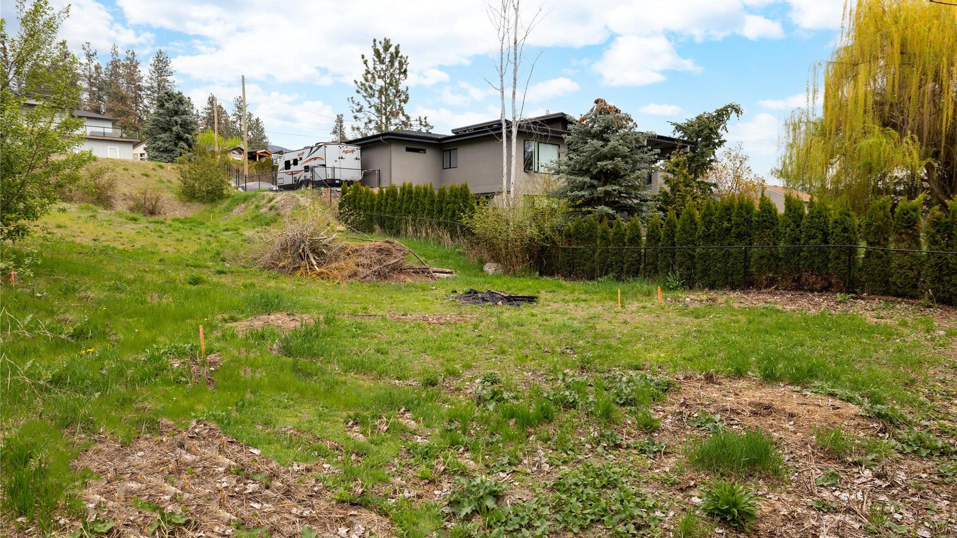 









2621


Rufli

Road,
West Kelowna,







BC
V4T 1R3

