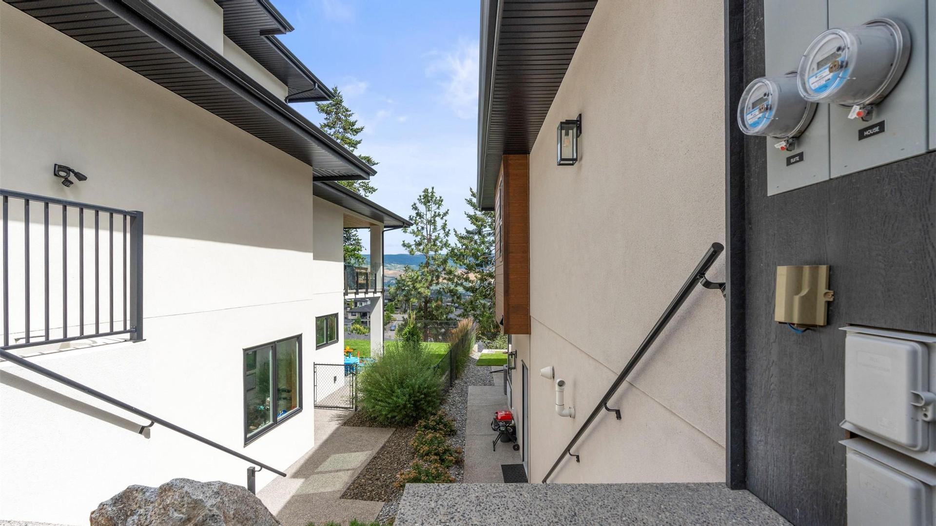 









145


Summer Wood

Drive,
Kelowna,




BC
V1V 0C9

